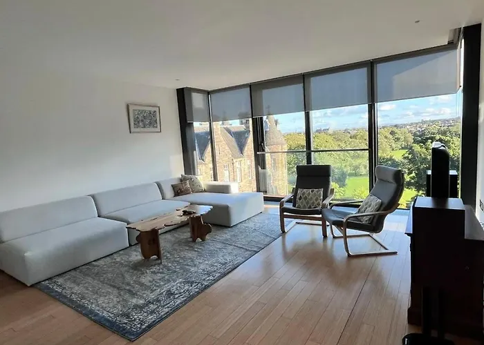 Large Central Modern 3Br Apartment In Quartermile